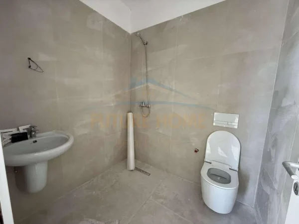 Tirane, shitet apartament 1+1+Ballkon Kati 5, 83 m² 149.000 € (Ish Dogana)