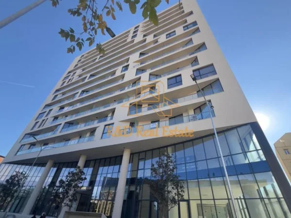 Tirane, jepet me qera ambjent biznesi Kati 3, 69 m² 700 € (Rruga Mine Peza Golden Tower)