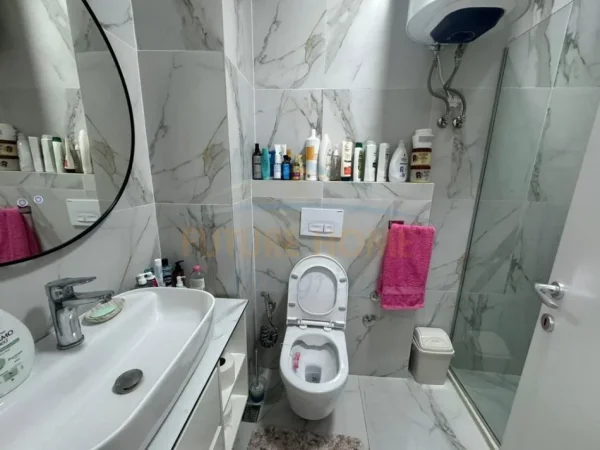 Tirane, shitet apartament 1+1+Ballkon Kati 5, 65 m² 170.000 € (Rruga e Dibres)
