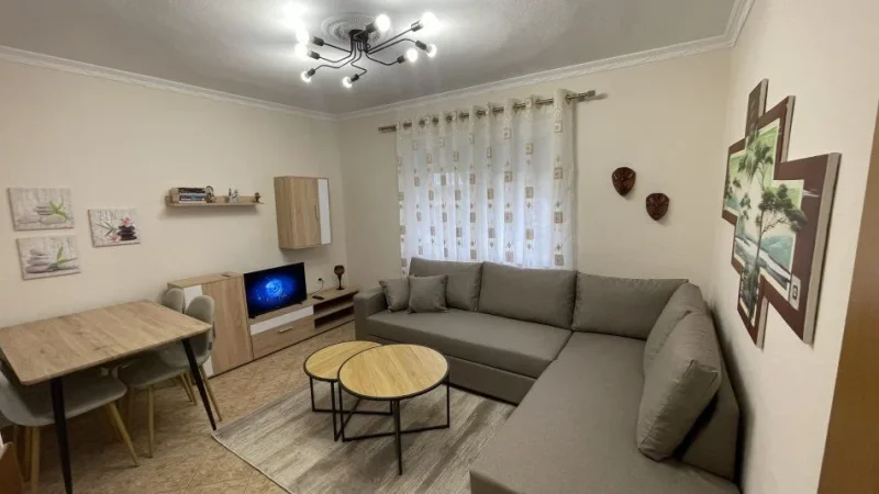 Tirane, jepet me qera apartament 1+1 Kati 2, 65 m² 550 € (myslym shyri)