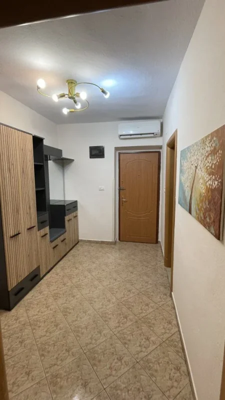 Tirane, jepet me qera apartament 1+1 Kati 2, 65 m² 550 € (myslym shyri)