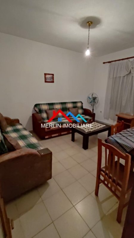 Tirane, jepet me qera apartament 1+1+Ballkon Kati 2, 75 m² 365 € (RRUGA VIKTOR EFTIMIU,VASIL SHANTO)