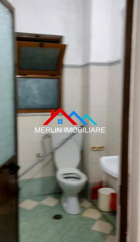 Tirane, jepet me qera apartament 1+1+Ballkon Kati 2, 75 m² 365 € (RRUGA VIKTOR EFTIMIU,VASIL SHANTO)