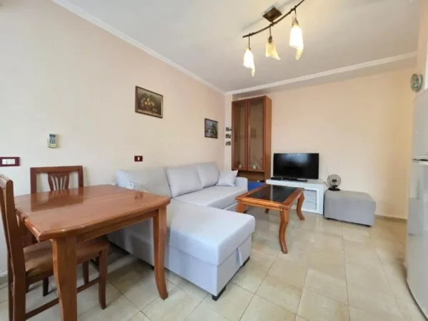 Tirane, jepet me qera apartament 1+1 Kati 4, 67 m² 500 € (Te shkolla baletit)