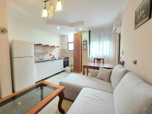 Tirane, jepet me qera apartament 1+1 Kati 4, 67 m² 500 € (Te shkolla baletit)