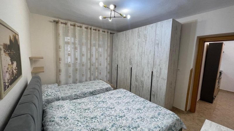 Tirane, jepet me qera apartament 1+1 , 60 m² 550 € (Myslym Shyri)