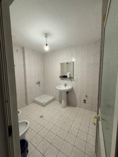 Tirane, jepet me qera apartament Kati 2, 35 m² 430 € (Rruga Sulejman Delvina)
