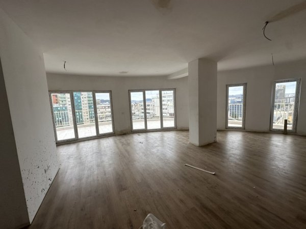 Tirane, jap me qera apartament+verande | Penthouse 4+1+Ballkon Kati 9, 224 m² 1.700 € (Hysni Gerbolli)