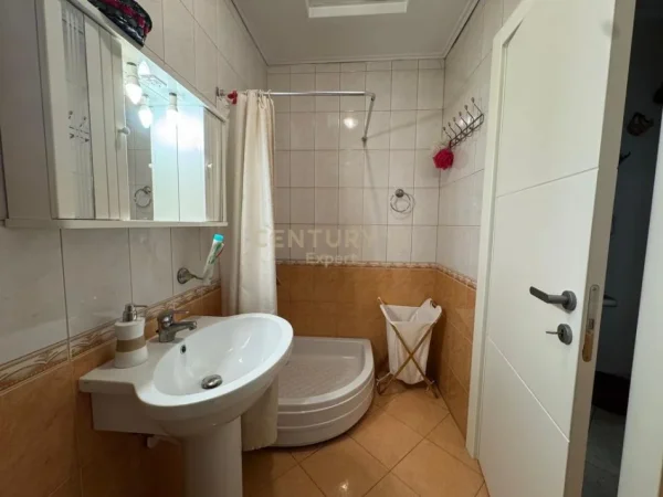 Tirane, jap me qera apartament 1+1+Ballkon Kati 2, 60 m² 550 € (don bosco)