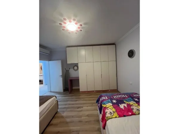 Tirane, jepet me qera apartament 2+1 Kati 1, 110 m² 650 € (don bosko)