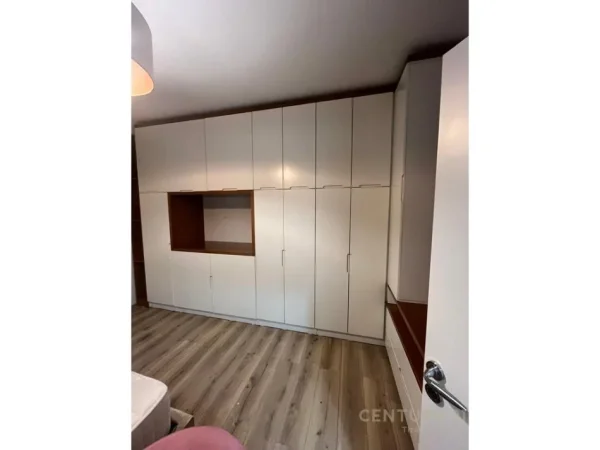 Tirane, jepet me qera apartament 2+1 Kati 1, 110 m² 650 € (don bosko)