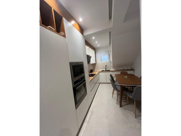 Tirane, jepet me qera apartament 2+1 Kati 1, 110 m² 650 € (don bosko)