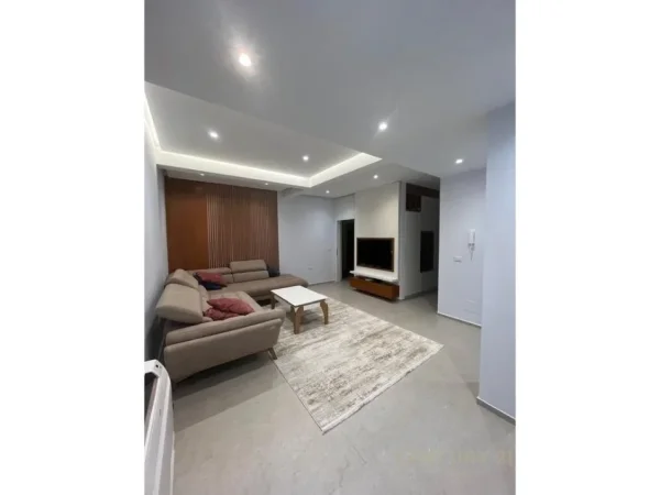 Tirane, jepet me qera apartament 2+1 Kati 1, 110 m² 650 € (don bosko)