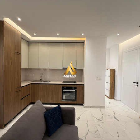 Tirane, jepet me qera apartament 1+1+Ballkon Kati 6, 800 € (Zogu i Zi)