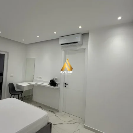 Tirane, jepet me qera apartament 1+1+Ballkon Kati 6, 800 € (Zogu i Zi)