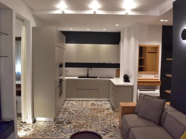 Tirane, shes apartament 1+1+Ballkon Kati 4, 66 m² (Bulevardi Ri)