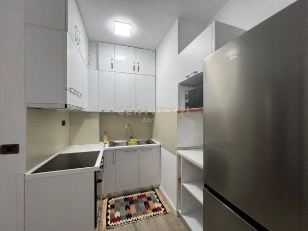 Tirane, jepet me qera apartament 1+1 Kati 9, 70 m² 750 € (Ish Ekspozita)