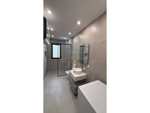 Tirane, jap me qera apartament 2+1+Ballkon Kati 3, 87 m² 800 € 