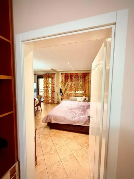 Tirane, jepet me qera apartament 1+1+Ballkon Kati 7, 35 m² 550 € (QENDER)