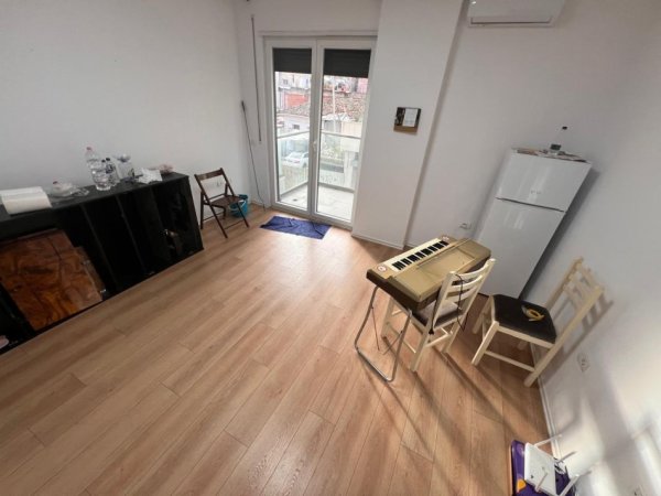 Tirane, jepet me qera zyre Kati 2, 32 m² 550 € (myslym shyr)
