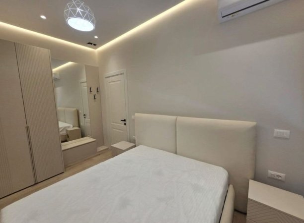 Tirane, jepet me qera apartament 1+1 Kati 1, 55 m² 