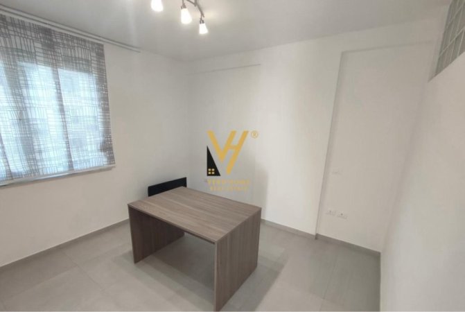 Tirane, jepet me qera zyre Kati 4, 80 m² 600 € (MYSLYM SHYRI)