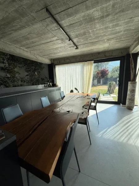 Tirane, jepet me qera Vile 3+1+Ballkon Kati 1, 420 m² 3.500 € (Mullet)