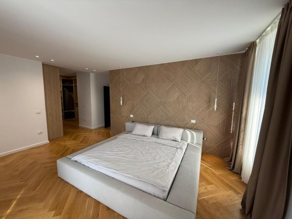 Tirane, jepet me qera Vile 3+1+Ballkon Kati 1, 420 m² 3.500 € (Mullet)