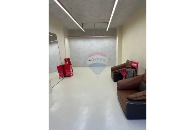 Tirane, shitet dyqan , 70 m² 280.000 € (Kika 2, Tiranë(ID: 530261046-461)