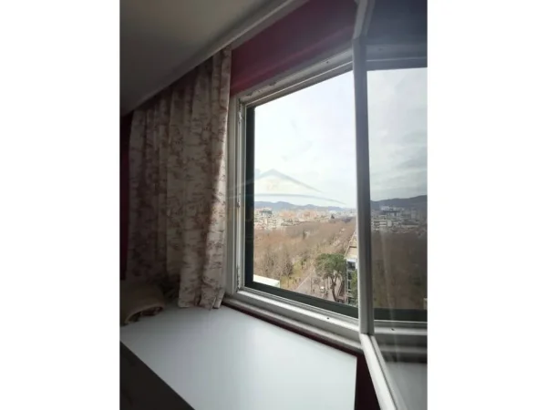 Tirane, shitet apartament 2+1+Ballkon Kati 8, 157 m² (Ish Ekspozita)