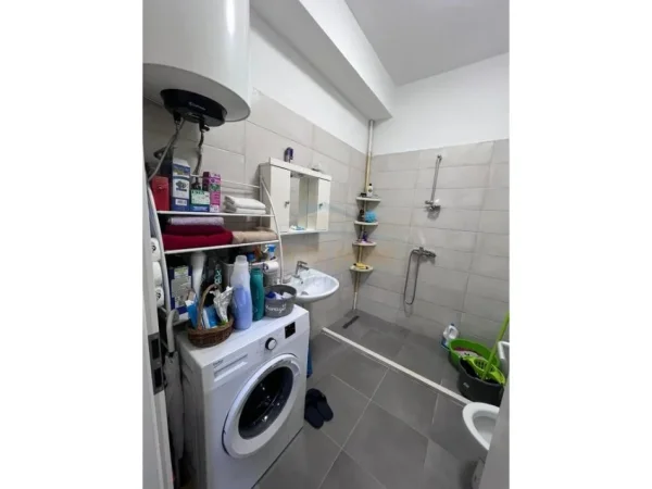 Tirane, jepet me qera 1+1 Kati 1, 49 m² 400 € (Kompleksi Mangalem 21, Tiranë.)