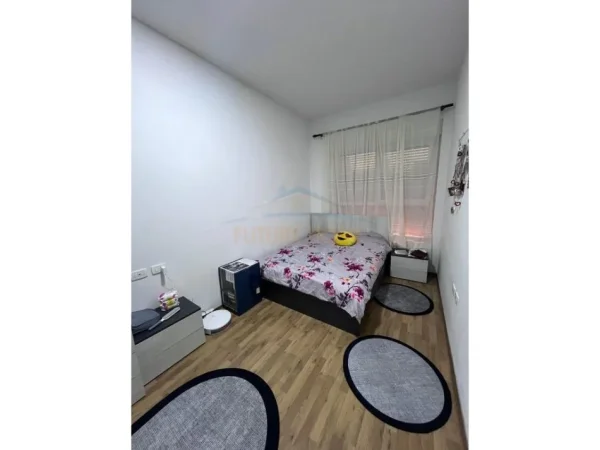Tirane, jepet me qera 1+1 Kati 1, 49 m² 400 € (Kompleksi Mangalem 21, Tiranë.)