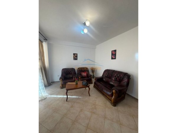 Tirane, jepet me qera apartament 1+1 Kati 8, 60 m² 500 € (Rruga e Elbasanit, Tiranë)