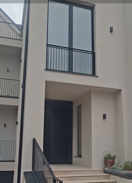 VILE 3 KATESHE ME QIRA 920 m² (KOMPLEKSI DINAMO) 7.000 €