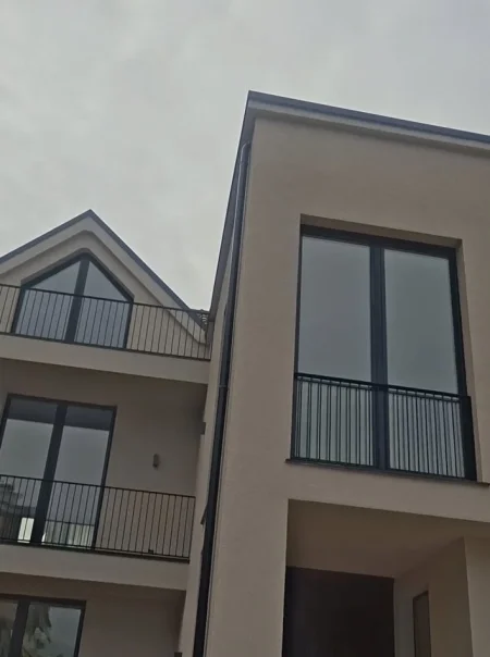 VILE 3 KATESHE ME QIRA 920 m² (KOMPLEKSI DINAMO) 7.000 €