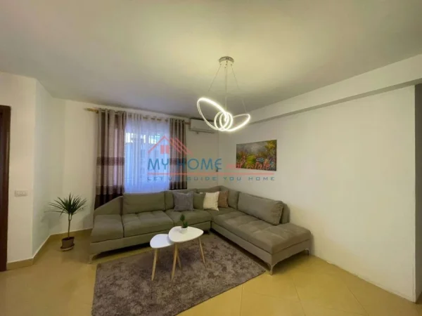 Tirane, jepet me qera apartament 2+1+Ballkon Kati 4, 83 m² 750 € 