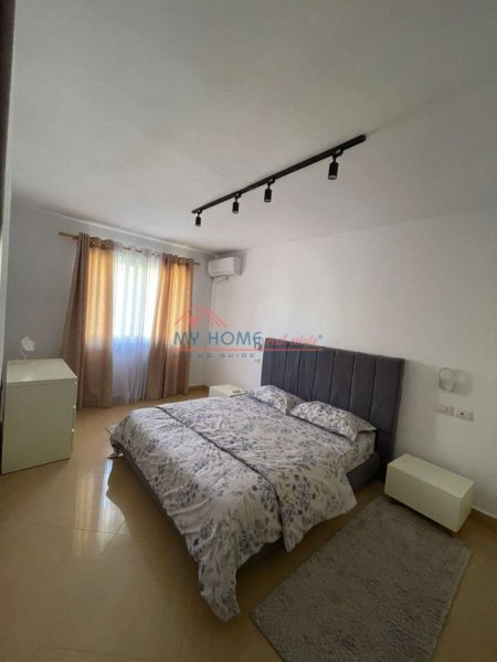 Tirane, jepet me qera apartament 2+1+Ballkon Kati 4, 83 m² 750 € 