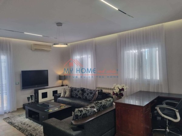 Tirane, jepet me qera apartament 1+1+Ballkon Kati 3, 85 m² 650 € (3 Vellezerit Kondi)
