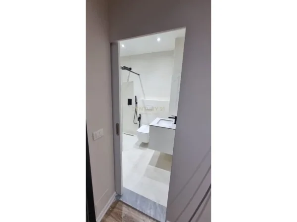 Tirane, shitet apartament 1+1 , 60 m² 135.000 € 