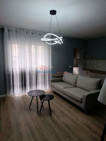 Tirane, jepet me qera apartament 2+1+Ballkon Kati 3, 80 m² 600 € (Rruga Shyqyri Ishmi)