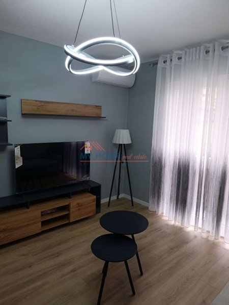 Tirane, jepet me qera apartament 2+1+Ballkon Kati 3, 80 m² 600 € (Rruga Shyqyri Ishmi)