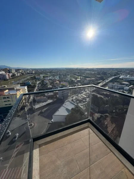 Lezhe, shitet apartament 2+1 Kati 12, 110 m² 93.500 € (Rrethrrotullimi Shkodër–Lezhë (pallati te taksitë))