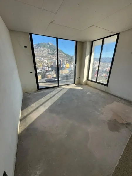 Lezhe, shitet apartament 2+1 Kati 12, 110 m² 93.500 € (Rrethrrotullimi Shkodër–Lezhë (pallati te taksitë))