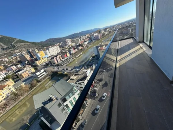 Lezhe, shitet apartament 2+1 Kati 12, 110 m² 93.500 € (Rrethrrotullimi Shkodër–Lezhë (pallati te taksitë))