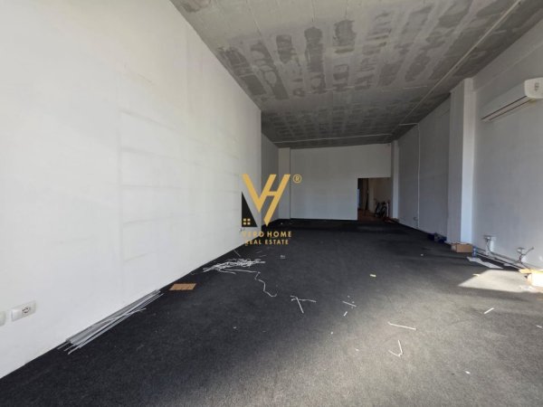 Tirane, jepet me qera magazine Kati 0, 300 m² 1.950 € (CASA ITALIA)