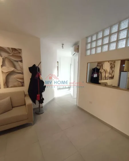 Tirane, jepet me qera zyre Kati 9, 90 m² 600 € (Myslym Shyri)