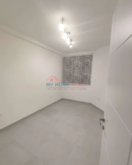 Tirane, jepet me qera zyre Kati 9, 90 m² 600 € (Myslym Shyri)
