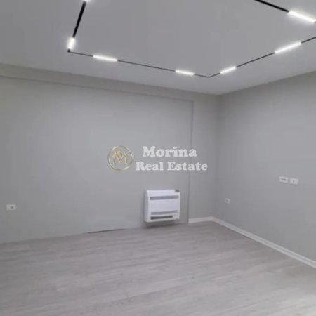Tirane, jepet me qera apartament 2+1 Kati 8, 115 m² 1.000 € (Rruga 5 Maji)