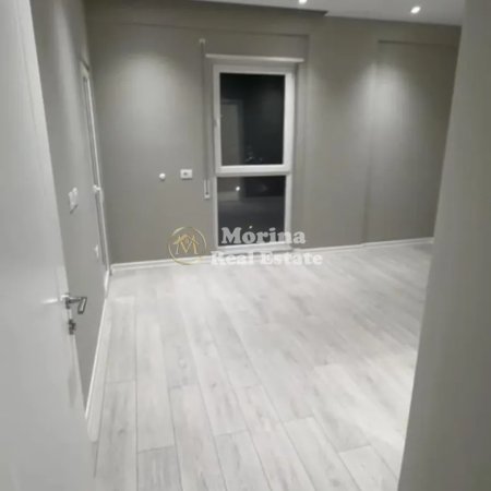 Tirane, jepet me qera apartament 2+1 Kati 8, 115 m² 1.000 € (Rruga 5 Maji)