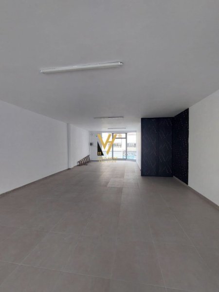 Tirane, jepet me qera zyre Kati 1, 125 m² 1.200 € (RRUGA DRITAN HOXHA)
